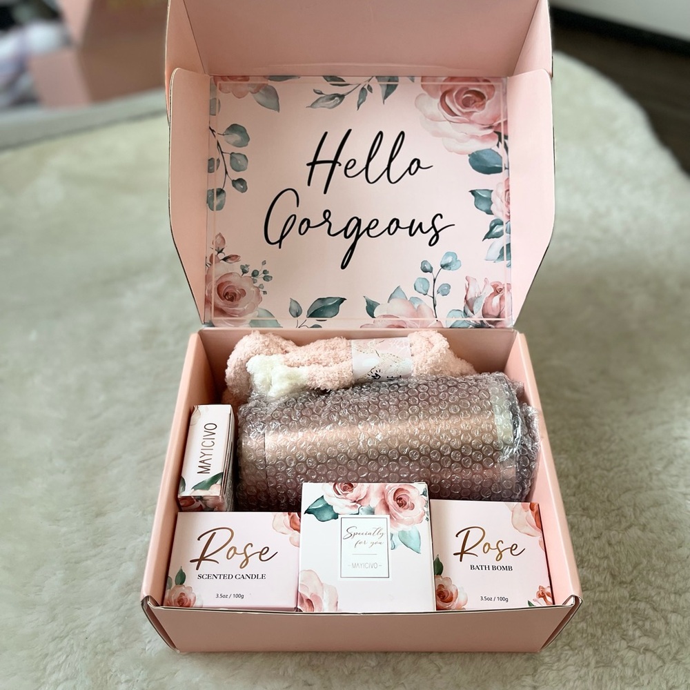 Chic Pink Birthday Card Gift Box